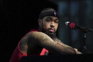 上演猛龍首秀！英格拉姆上半場10投5中砍下13分