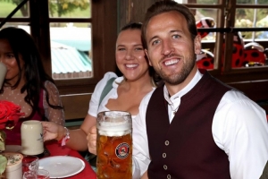 凱恩談參加啤酒節(jié)：我只喝了一杯，那種大杯子一杯就夠了