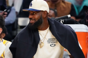 A-史密斯怒噴老詹：爛片不拍續(xù)集 歷史第二人為何靠噱頭博關注？