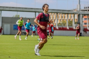 上海海港一線提前集結(jié)，正式投入備戰(zhàn)訓(xùn)練當(dāng)中，連中秋節(jié)也未停歇