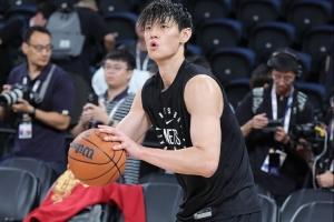 媒體人：其他球員也想表現(xiàn) 曾凡博沒有出手機(jī)會在意料之中