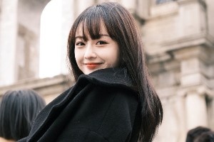 可甜可鹽愛打球！籃網(wǎng)中國官方拉拉隊成員“球球”賀京杰美照