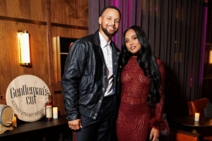 庫(kù)里開(kāi)酒吧！阿耶莎：我一直想嫁給一個(gè)鐘情威士忌的男人