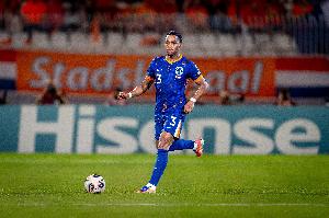 廷伯：能踢多個位置是我的優(yōu)勢之一；和范迪克搭檔能讓事情更容易