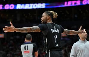 比爾-西蒙斯：拉塞爾像來做客的死黨 開始其樂融融第6天就想送客