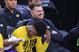 詹姆斯受傷的蝴蝶效應(yīng)：東契奇MVP概率增加 布朗尼或得到更多時(shí)間