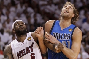 余華：去現(xiàn)場(chǎng)看了2011年總決賽 都認(rèn)為熱火會(huì)贏沒(méi)想到獨(dú)行俠4-2