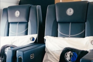 煥新升級(jí)！獨(dú)行俠賽季開始前重新整備了球隊(duì)的私人飛機(jī)！