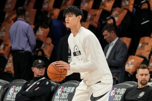 網(wǎng)媒：曾凡博發(fā)展聯(lián)盟簽約權(quán)轉(zhuǎn)移至長島籃網(wǎng) 第3個雙向名額仍空缺