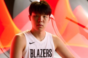 魯媒：楊瀚森對于高強度比賽的適應程度越來越高 他沒讓球迷失望