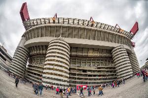 杰納斯：圣西羅的內(nèi)部環(huán)境很糟糕，更衣室很小且?guī)挥幸粋€洞