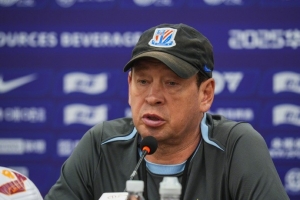 斯盧茨基：我們會在明天的比賽中全力以赴，展現(xiàn)出最好的精神面貌