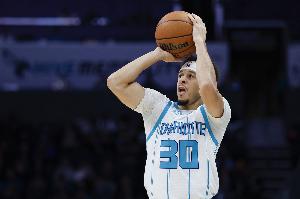 鐵林：我建議孩子們學(xué)習(xí)賽斯的投籃方式 斯蒂芬的你學(xué)不來