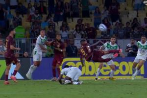 還能戰(zhàn)??41歲中衛(wèi)蒂亞戈-席爾瓦98分鐘絕殺！凌空側(cè)鉤雜耍進球