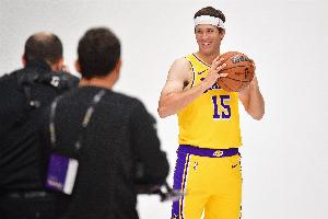 帕金斯：詹姆斯缺陣時(shí)里夫斯場(chǎng)均28分 本賽季他能成全明星