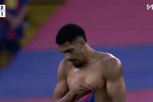 艱難取勝！阿勞霍絕殺后巴薩眾生相：阿勞霍脫衣 弗里克拉菲怒吼