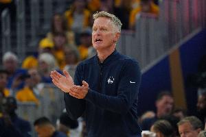 科爾：我認(rèn)為每個(gè)人都應(yīng)該是約基奇的球迷 也許門面要求美國人？