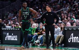 布朗：馬祖拉執(zhí)教風(fēng)格可能有點瘋狂 但現(xiàn)在的我們需要這種瘋狂勁