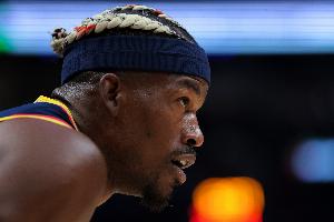 巴特勒談熱火鬧?。簭念^到尾只有一個(gè)人一句話沒(méi)說(shuō) 都已經(jīng)過(guò)去了