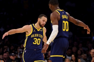 庫里：庫明加接受了防守東契奇的挑戰(zhàn) 他打出了有影響力的表現(xiàn)