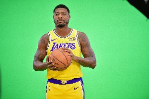 詹姆斯不在防守端誰(shuí)頂上來(lái)？雷迪克：艾頓&斯瑪特&文森特