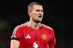 德里赫特：為什么在禁區(qū)總背著手？不想被判點球 我目前狀態(tài)很好