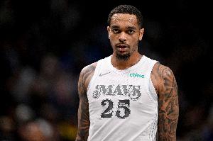 3犯了！PJ-華盛頓半場(chǎng)僅出戰(zhàn)11分鐘 5中4&三分3中2高效拿10分