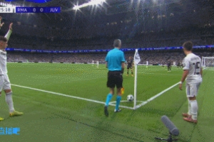 差一點，瓊阿梅尼禁區(qū)內(nèi)射門被卡盧盧擋出