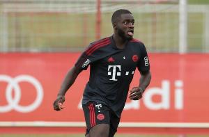 記者：曼聯(lián)欣賞于帕但沒(méi)想好找什么類型后衛(wèi)，優(yōu)先補(bǔ)強(qiáng)中場(chǎng)+中鋒