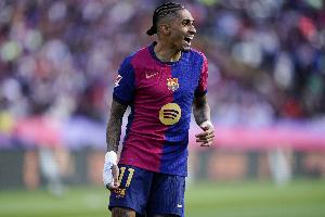 傷病復(fù)發(fā)+無緣國家德比！TA：拉菲尼亞腿筋受傷，將再傷缺1個月