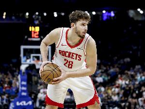 體壇記者：火箭光想靠體型碾過去不好用 空間不佳&進(jìn)攻發(fā)起單調(diào)