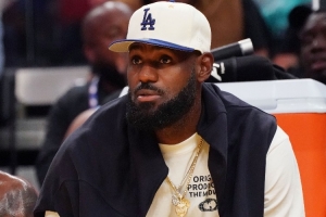 夸梅：詹姆斯應(yīng)謹(jǐn)慎選擇身邊的伙伴 那樣就可避免達(dá)蒙-瓊斯的丑聞