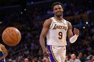 有亮點！布朗尼反擊妙傳助攻范德比爾特扣籃得分