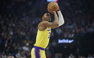 不太準！八村塁半場7中3拿到9分4板 三分3中1