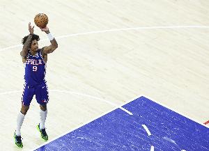 高效全能！烏布雷半場(chǎng)9中7貢獻(xiàn)16分6板4助外加1斷1帽 三分4中2