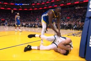 ??追夢身后摟脖子惡犯阿爾達馬！灰熊主帥怒不可遏上場罵人