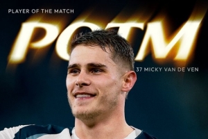 攻防俱佳！熱刺官方：范德芬當(dāng)選為3-0埃弗頓隊(duì)內(nèi)最佳球員