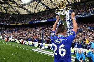 27年前的今天：約翰-特里上演藍(lán)軍首秀，717場進(jìn)67球+奪17冠