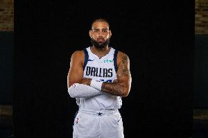 基德：希望凱萊布-馬丁防守扎實進攻突破創(chuàng)造機會 他做得很好