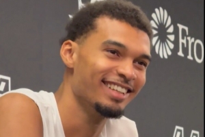 4勝0負(fù)平隊(duì)史紀(jì)錄！文班亞馬：我很驚訝&真的 讓我們破紀(jì)錄吧