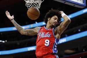 納斯：本場是烏布雷作為76人的代表作之一 他從一開始就表現(xiàn)出色