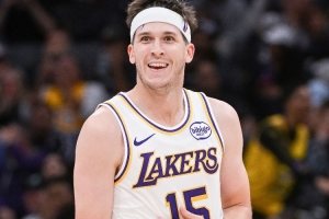 背靠背！雷迪克：不能指望里夫斯再砍51分 要激勵球隊帶著拼勁兒