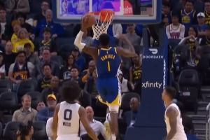 直搗黃龍！庫明加借掩護(hù)殺到籃下單臂劈扣