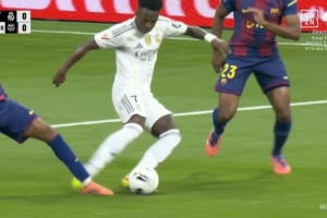 媒體號：國家德比中，當(dāng)值裁判組對維尼修斯點球取消存在不同意見