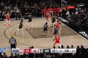 大舉反擊！奧孔武切入扣籃得手 老鷹3分鐘轟出18-5強(qiáng)勢(shì)反超