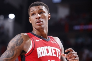 狀態(tài)在線！小賈巴里-史密斯首節(jié)9分鐘 5中3&三分3中2拿到10分2助