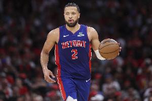 打得不錯(cuò)！康寧漢姆半場(chǎng)10投5中得到11分2板5助3斷1帽0失誤