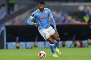 斯基拉：安古伊薩接近同那不勒斯?jié)q薪續(xù)約，球員拒絕多支球隊(duì)報(bào)價(jià)