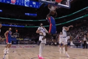 氣勢洶洶！斯圖爾特空切接康寧漢姆突破分球完成雙手暴扣