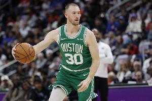 頂級射手！豪澤首節(jié)三分球6中5獨(dú)得15分1籃板